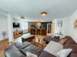 Stylish 1BR Flat Free Parking