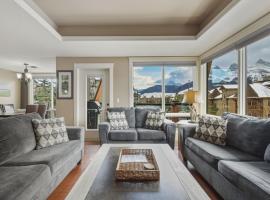 Sunset Ridge - Luxurious Corner Condo - Spectacular Mt Views with open Pool!, hotel di Canmore