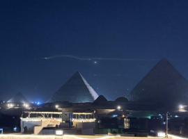 King's Gate pyramids & sphinx view hotel, khách sạn ở Cairo