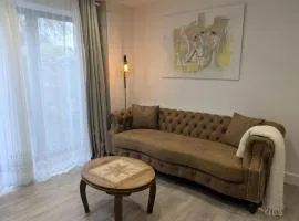 2 bedroom house with yard