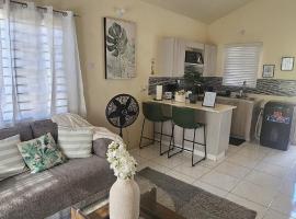 Luxury Stay in Quiet Community, hotel v destinaci Portmore