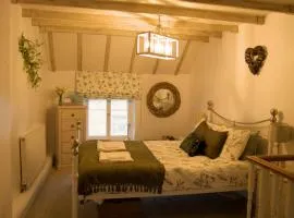 Entire Grade 2 listed cottage in Thornton-Le-Dale