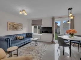 Modern 3 BR House near Bicester Village