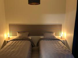 Private Villa Floor with Yard、Sandaredのホテル