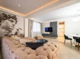 Rooftop Palette Retreat - Luxury 2BR with Patio