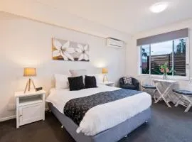 Myola - Modern Studio on Huskisson Main Street By Nautilus Apartments Jervis Bay