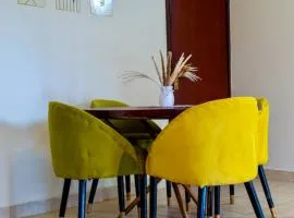 Modern Oasis 5 Mins to Acacia Mall CJs and Padel