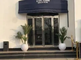 Eduardo Hotel
