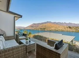 EPIC Views Huge Deck Sleeps 8