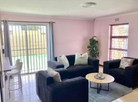 Unit 1 GatherPoint Sleeps 6 Self-Catering Group in Belhar, Cape Town, Hotel in Belhar