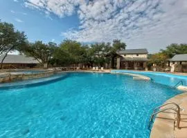 Hill Country Hideaway - The Hollows by Lake Travis