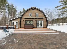 NEW Modern Barrel Getaway HOT TUB & Game Room