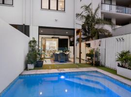 3 Bed Coastal Escape, Pool, 1 Minute walk to Beach，位于金斯克里福的酒店