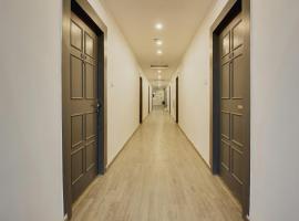 Super Townhouse 359 Begumpet Near Hyderabad Central