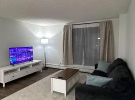 Chic & Spacious 2BR at Stampede with Parking, AC