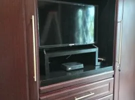 Vanilla Lee Corporate Suite