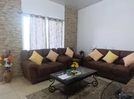 Beautiful and cozy home with Rent a car available