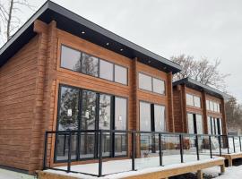 2-BDR Camper Cottage on Rice Lake #12, campingplads i Harwood