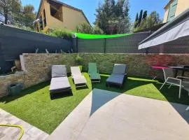 Joli T4 climatisé 3* avec jardin à Bormes-les-Mimosas - FR-1-610-117
