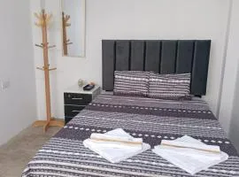 IN FRONT OF THE NEW AIRPORT Hospedaje A y C - Taxi Free - Airport - Apartment Includes breakfast