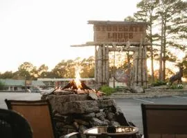 Stonegate Lodge King Bed WIFI 50in Roku TV Salt Water Pool Room # 302