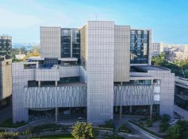Crowne Plaza Dhaka Airport by IHG, отель в Дакке
