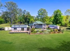 Mandalay Park Farmstay Dooralong Private Farm Holiday Home with Pool Animals