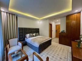 Ausnya Tirthan、Banjārのホテル