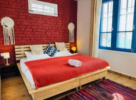 Rishi Casa Blu, Private Villa 15 min from Paragliding point, hotel i Bir