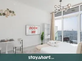 StayShort - Beautifully Furnished Studio with Skyline Views