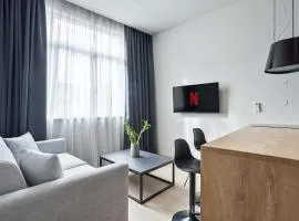 Ellie's Downtown Apartment