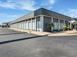 Quality Inn Little Rock on I-30 Near Littlerock airport