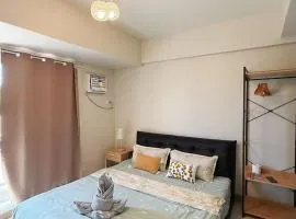 Condo Studio unit in Central by Casa De Mira