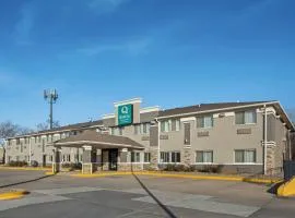 Quality Inn & Suites Des Moines Airport