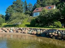 Sommerhus På Stranden, Stor Hage Og Egen Brygge