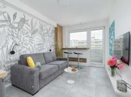 Bright Sea View Studio on Promenada Gwiazd by Noclegi Renters