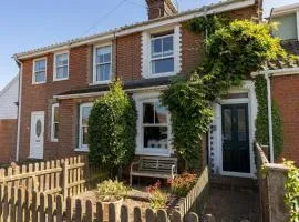Australis, a charming and cosy cottage in Southwold