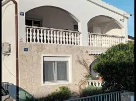 Apartement Irena Vir