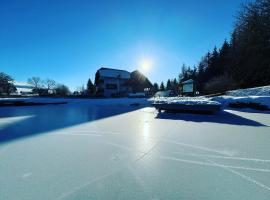 Jer&agrave; am Furtnerteich Hotel-Ristorante&Relax, hotel pantai di Mariahof