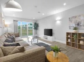 The Isleworth Garden Retreat 3BR 2BA with Gated Parking