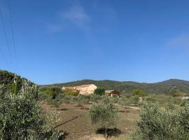 Gîte Arizona - Le Mas De Peyraube, Hotel in Bessas