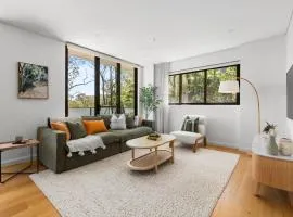 Upper North Shore Haven - A Tranquil Treetop Escape