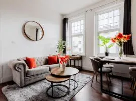 The Regency | Seafront Lux Apartments!