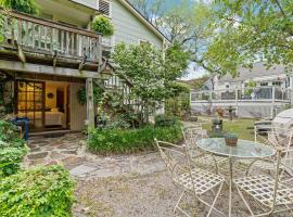 La Petite Fleur-Charming Park Circle Private Studio, ξενοδοχείο στο Τσάρλεστον