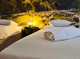 Apartamenty i Pokoje nad Przełomem Dunajca -Rivent, khách sạn ở Łącko