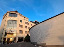 Venice Hotel Complex, hotel sa Yerevan