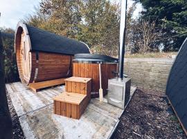 Wellness Glamping Pod met privé Hottub & Sauna, Hotel in Oudehornstercompagnie
