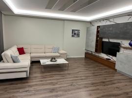 Manga Luxury Apartments - 2 Bedrooms, hotel v destinaci Gjirokastër