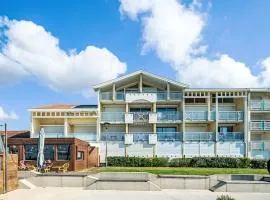 Apartment Les Hauts de la Corniche by Interhome