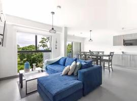 Playa Mantas - 7th Floor - Sea View - Beach Club Access - Balcony - Five Star Host, hotel v destinaci Punta Leona